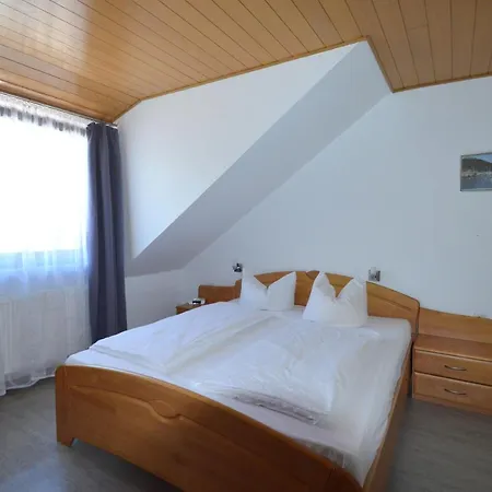Pfeil Apartment Nieder-Werbe