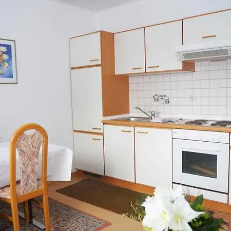 Apartment Pfeil Nieder-Werbe