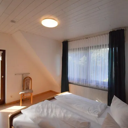 Pfeil * Nieder-Werbe